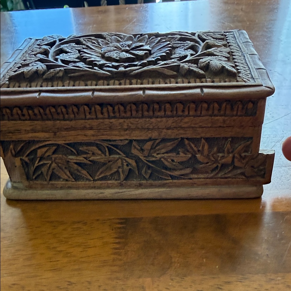 Kashmiri Intricately Carved Wooden Box, MCM - Picture 5 of 6